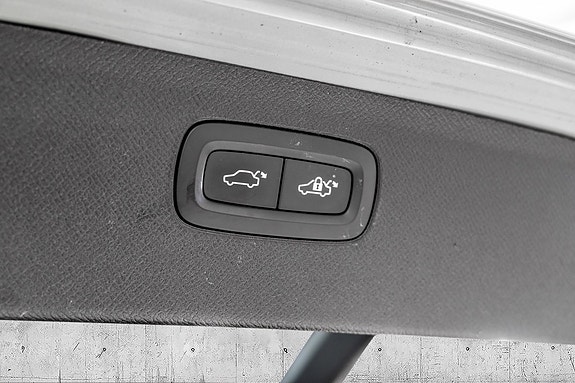 Volvo XC90 27 of 30