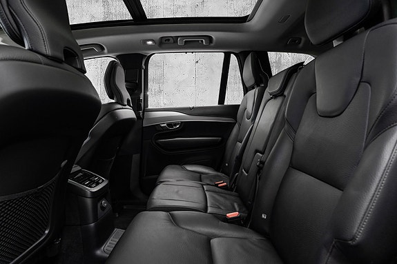 Volvo XC90 15 of 30