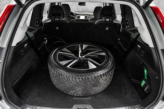 Volvo XC90 26 of 30