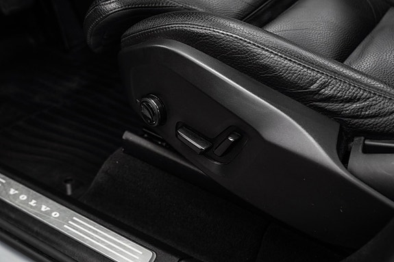 Volvo XC90 13 of 30
