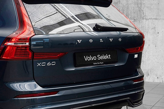 Volvo XC60 8 of 30