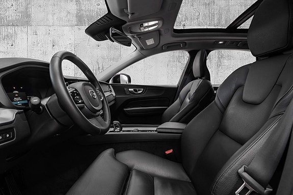 Volvo XC60 11 of 30