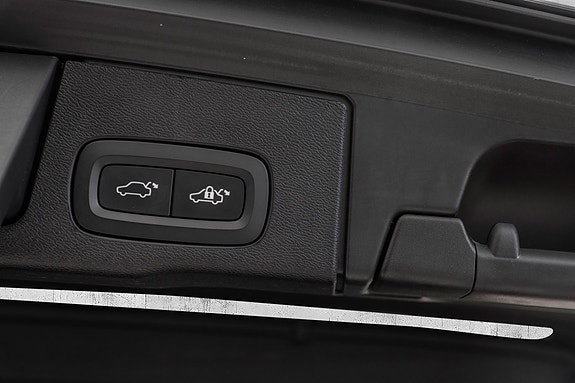 Volvo XC60 25 of 30