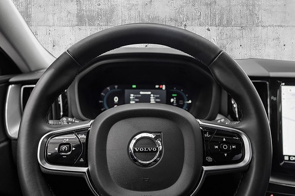 Volvo XC60 15 of 30