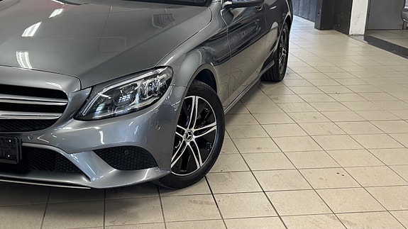 Mercedes-Benz C220 d 2 of 30