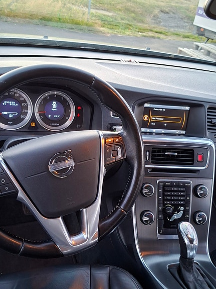 Volvo V60 11 of 27