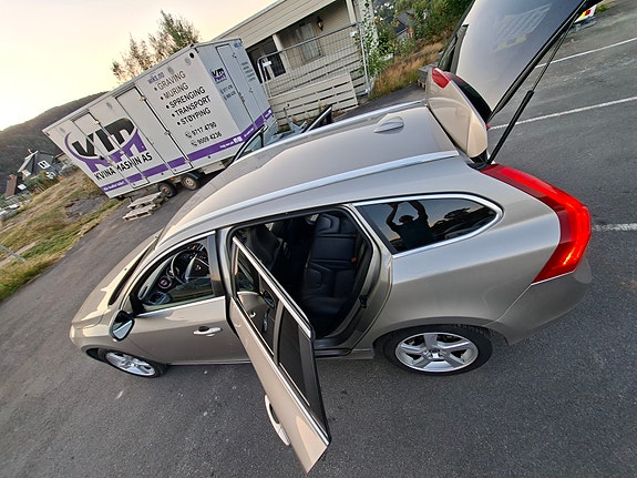 Volvo V60 9 of 27
