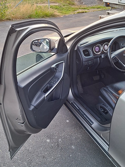 Volvo V60 14 of 27