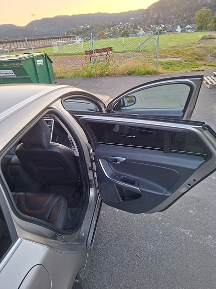 Volvo V60 17 of 27