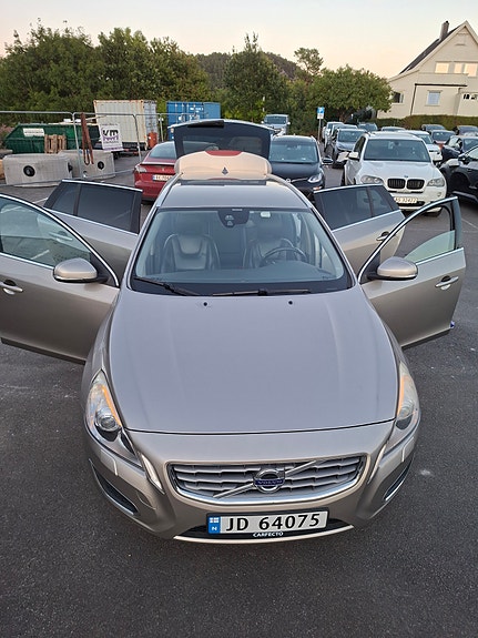 Volvo V60 7 of 27