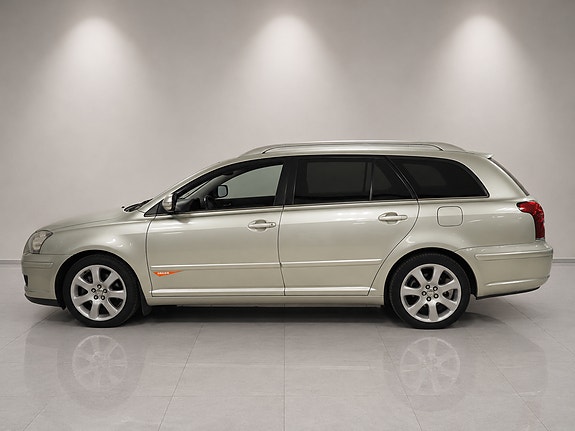 Toyota Avensis 5 of 30