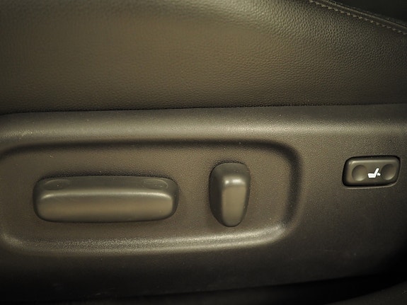 Toyota Avensis 12 of 30