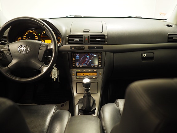 Toyota Avensis 17 of 30