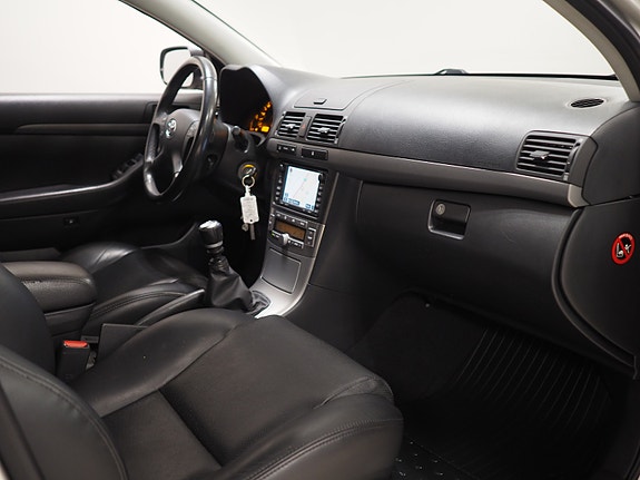 Toyota Avensis 14 of 30