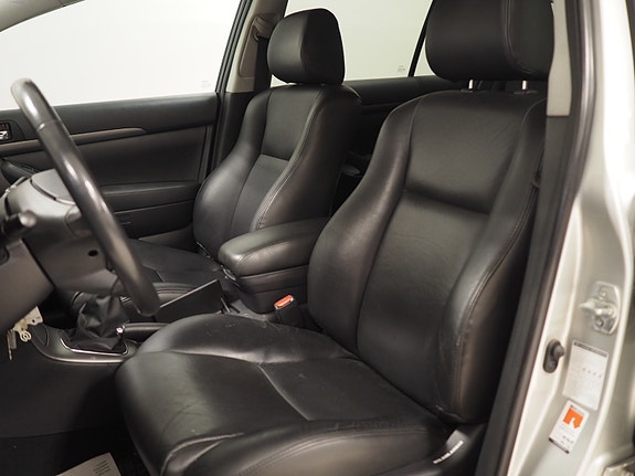 Toyota Avensis 11 of 30