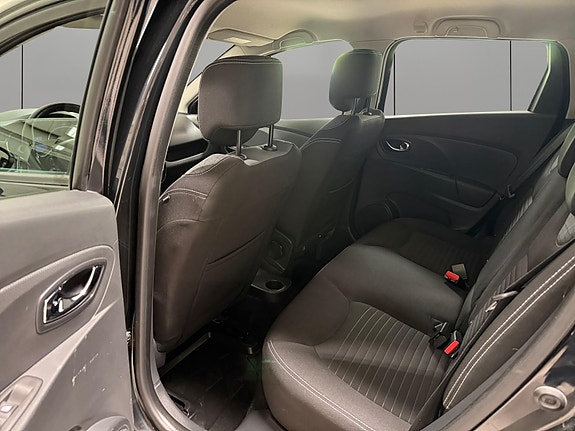 Renault Clio 25 of 30