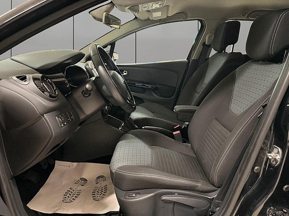 Renault Clio 10 of 30
