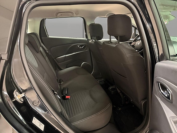 Renault Clio 27 of 30
