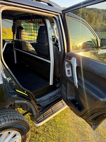 Toyota Land Cruiser 18 of 30