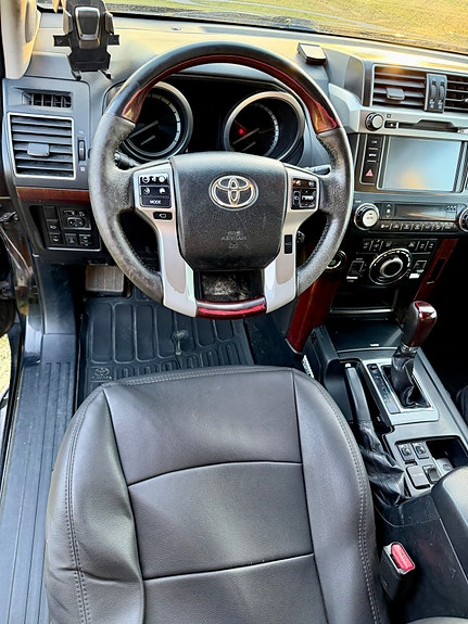 Toyota Land Cruiser 11 of 30