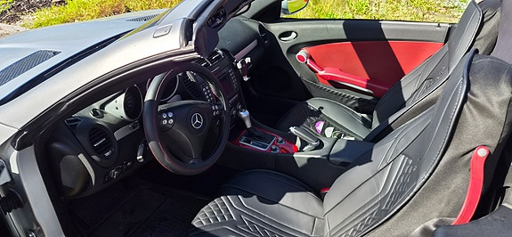 Mercedes-Benz SLK200 2 of 12