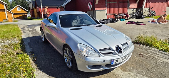 Mercedes-Benz SLK200 8 of 12