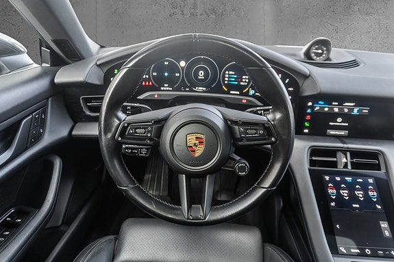 Porsche Taycan 4 24 of 30