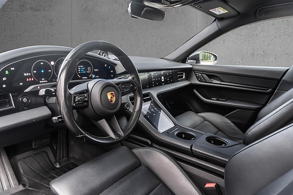 Porsche Taycan 4 14 of 30