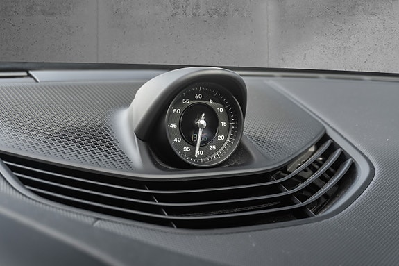 Porsche Taycan 4 30 of 30