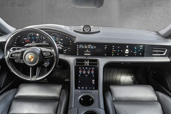 Porsche Taycan 4 13 of 30
