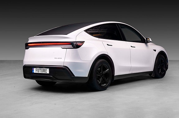 Tesla Model Y 5 of 22