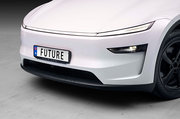 Tesla Model Y 2 of 22