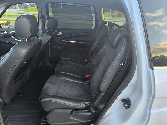 Ford S-MAX 12 of 15