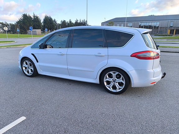 Ford S-MAX 5 of 15