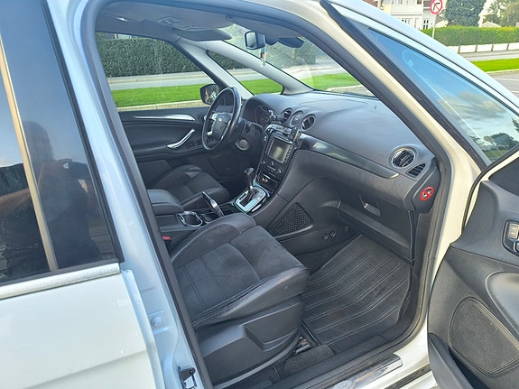 Ford S-MAX 11 of 15