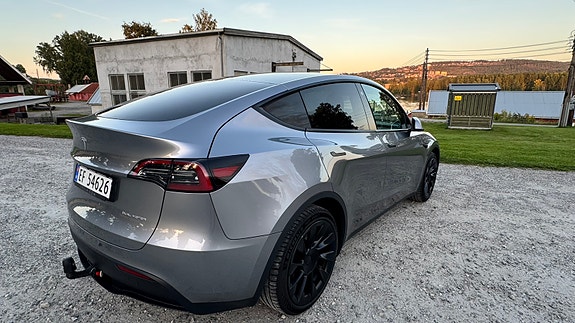 Tesla Model Y 19 of 22