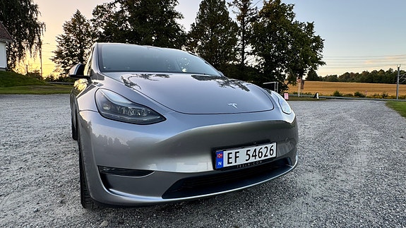 Tesla Model Y 15 of 22