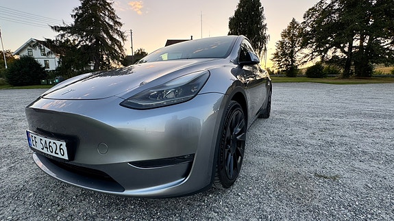 Tesla Model Y 9 of 22