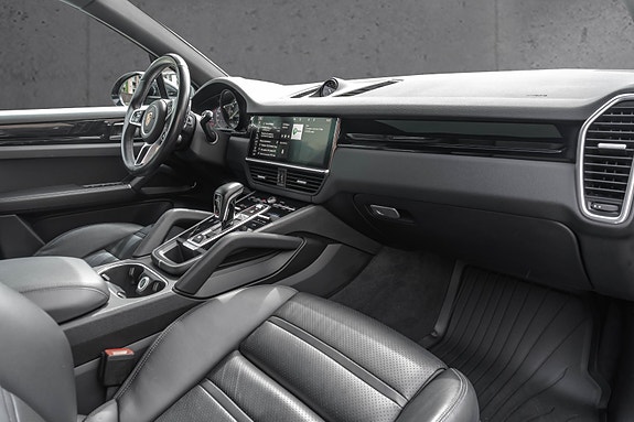 Porsche Cayenne 19 of 30