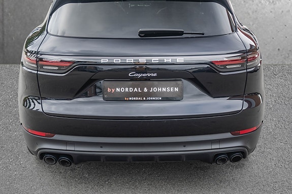 Porsche Cayenne 9 of 30