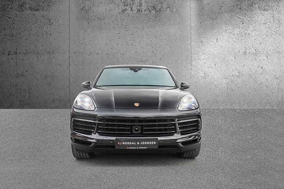 Porsche Cayenne 2 of 30