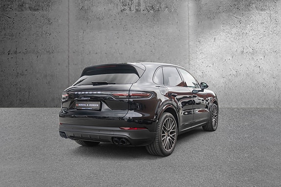Porsche Cayenne 6 of 30