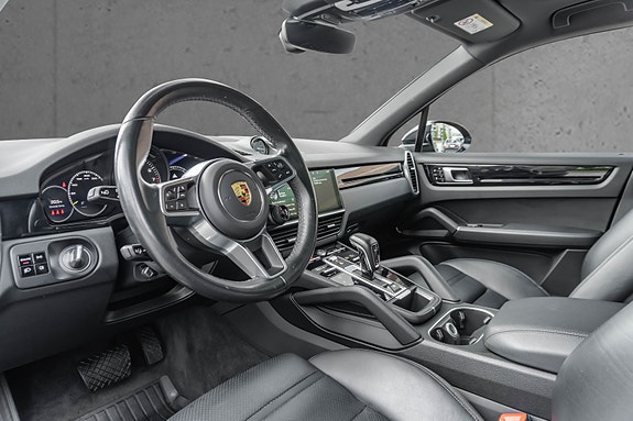 Porsche Cayenne 15 of 30