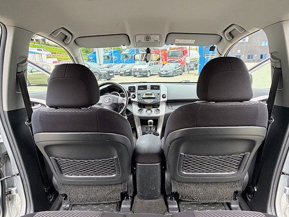 Toyota RAV4 11 of 11