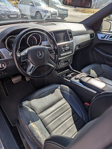 Mercedes-Benz ML250 10 of 14