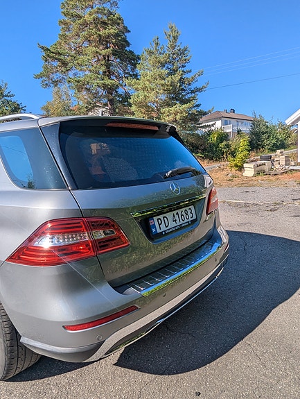 Mercedes-Benz ML250 5 of 14