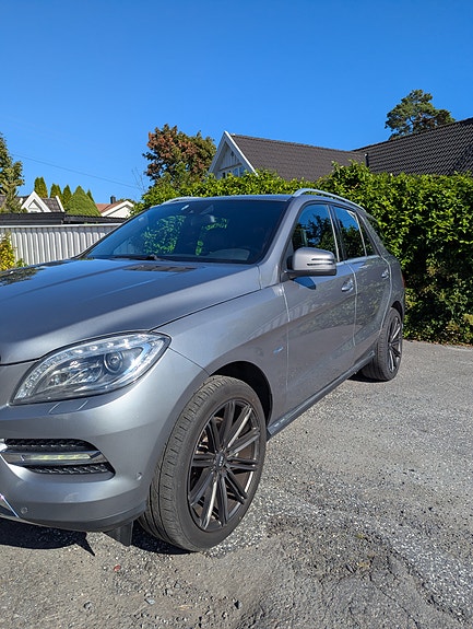 Mercedes-Benz ML250 8 of 14