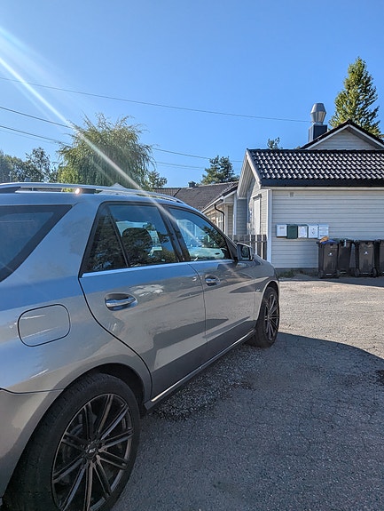 Mercedes-Benz ML250 3 of 14