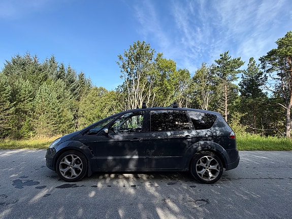 Ford S-MAX 9 of 19