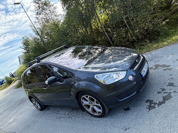 Ford S-MAX 2 of 19